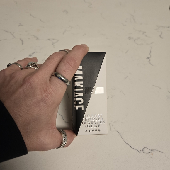 IL MAKIAGE 'Woke Up Like This' Foundation - Series 120 - Picture 4 of 7